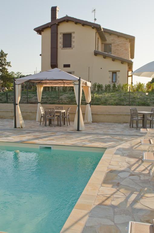 Il Gigante Villa Appignano del Tronto ภายนอก รูปภาพ