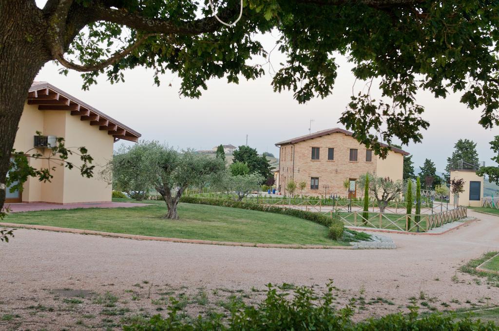 Il Gigante Villa Appignano del Tronto ภายนอก รูปภาพ